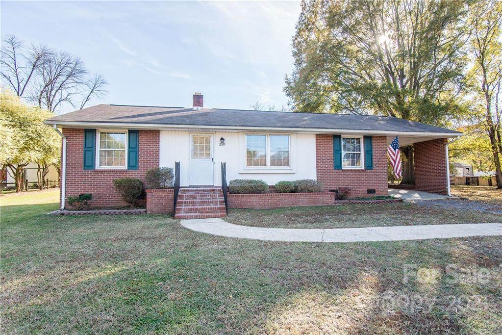 2109 Rosewood Drive - Photo 1