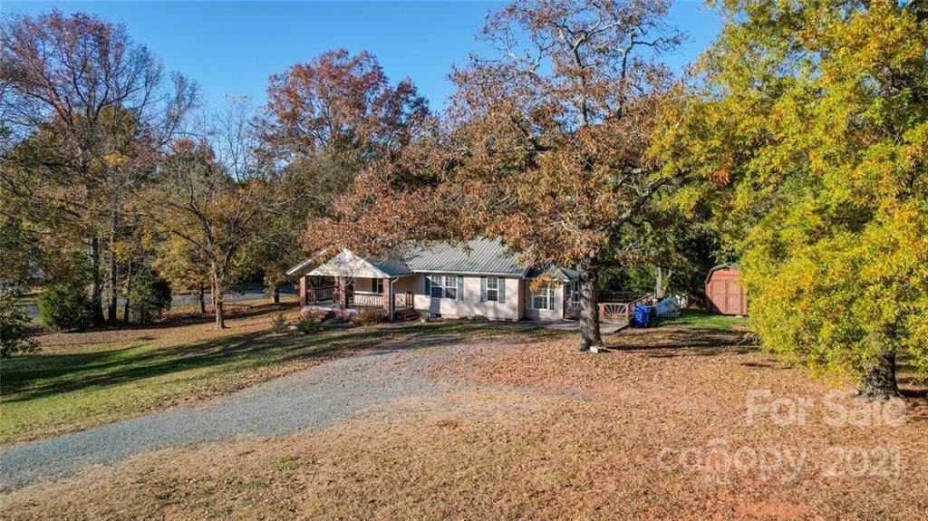 404 Moss Springs Road - Photo 1