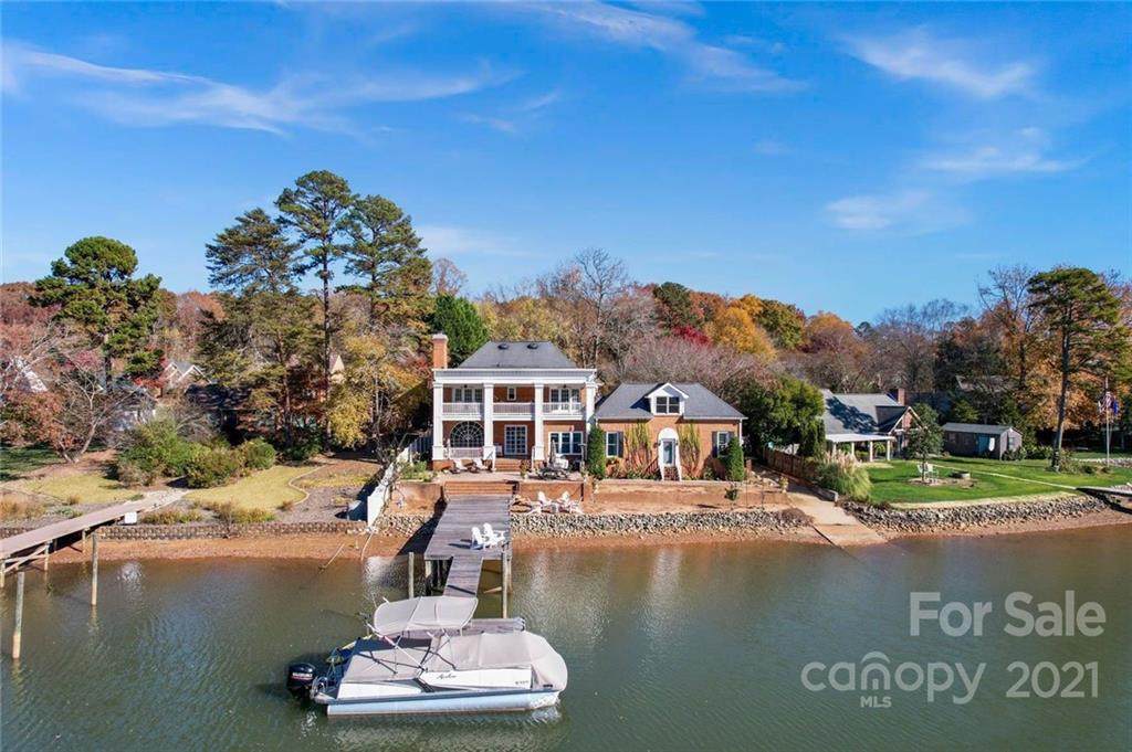8150 Malibu Pointe Lane - Photo 1