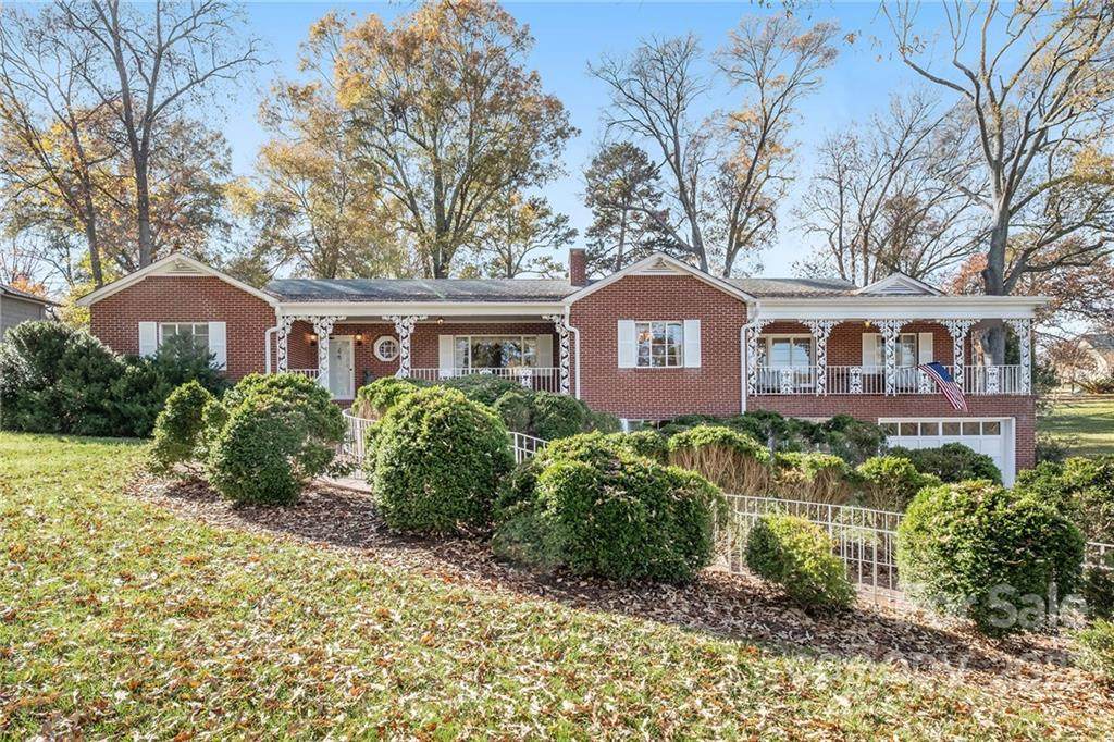 1271 Henderson Street - Photo 1