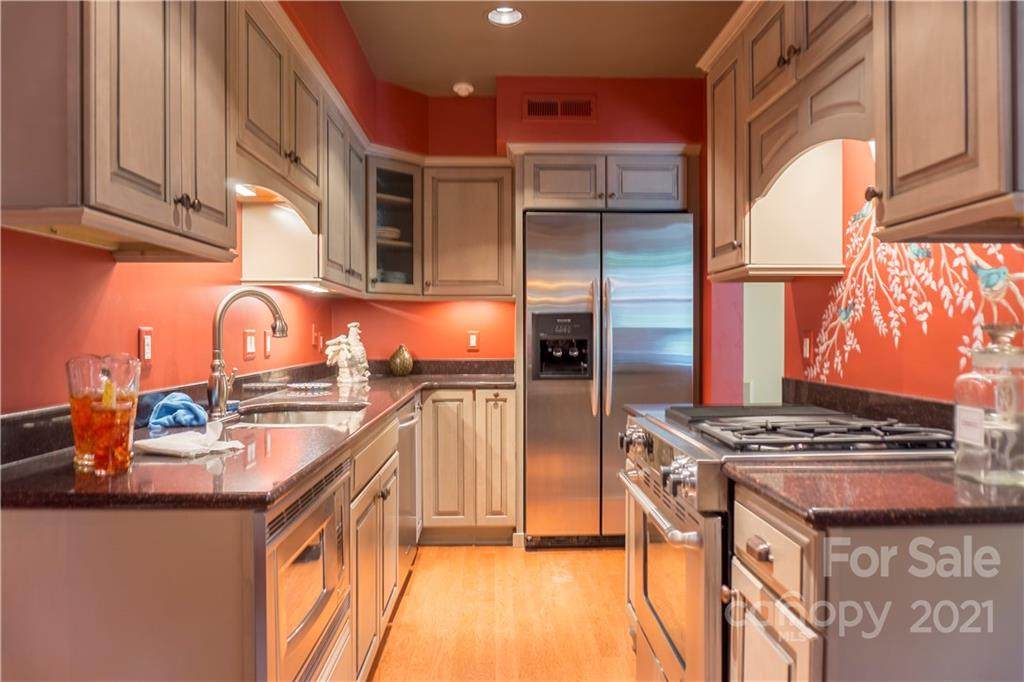 203 6th Avenue - Photo 1