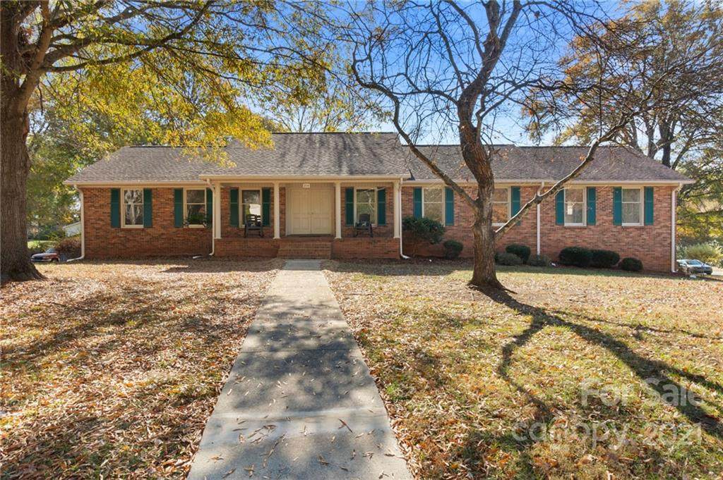104 Sturbridge Drive - Photo 1