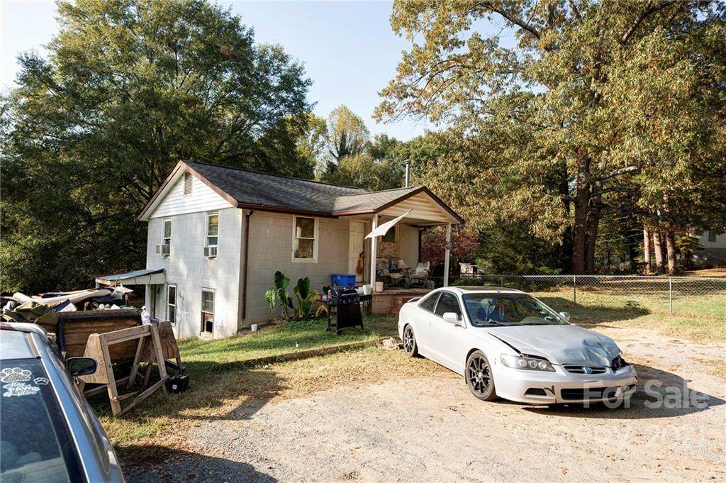 513 Hill Street - Photo 1