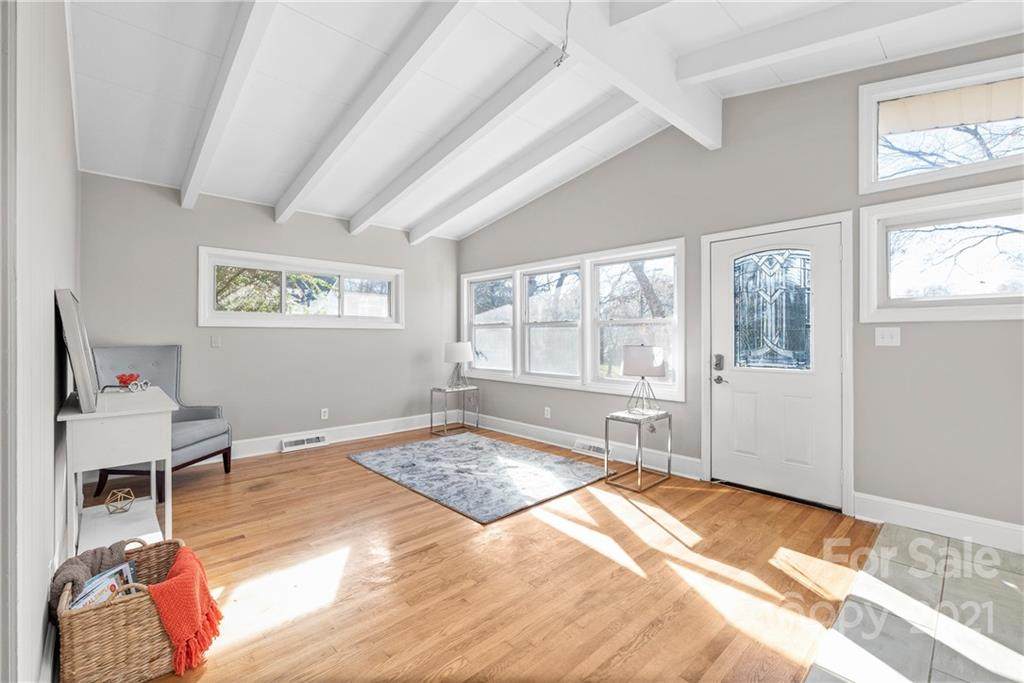 1611 Wilmette Court - Photo 1