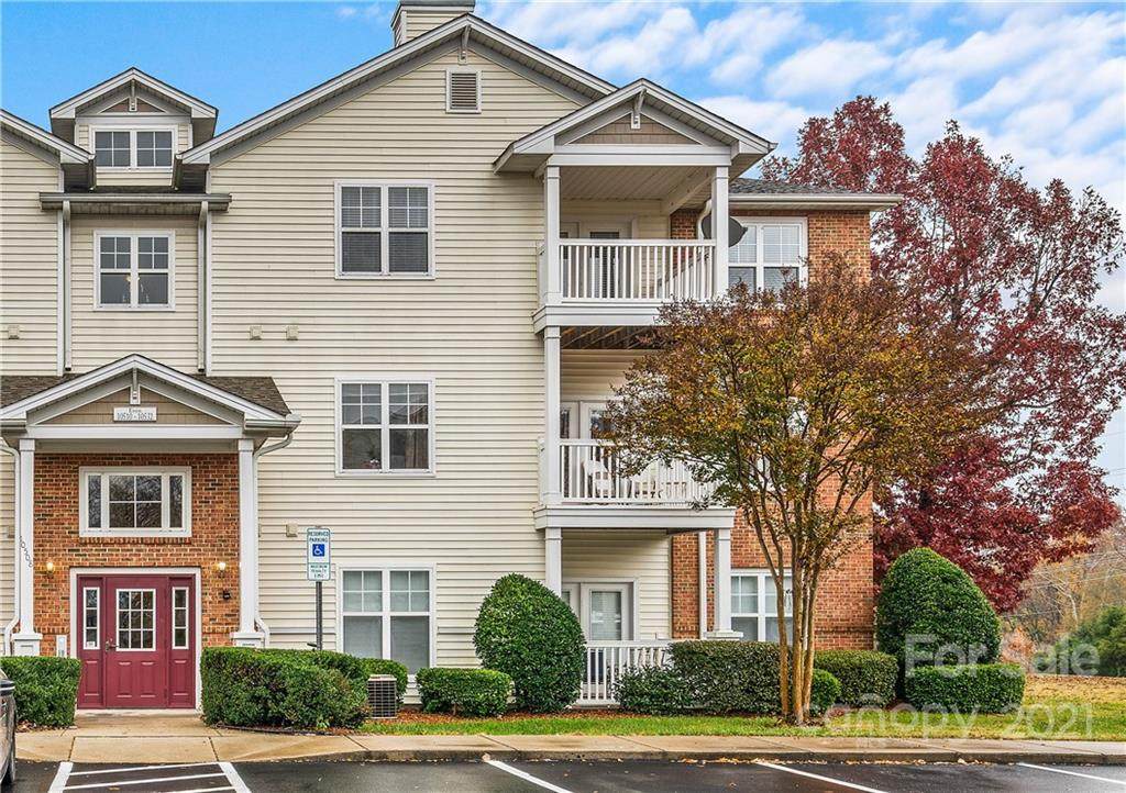 10526 Hill Point Court - Photo 1