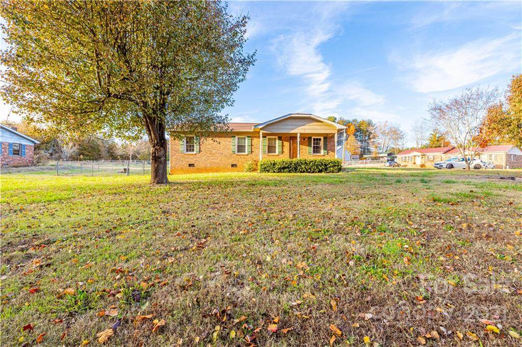 145 Greenleaf Road - Photo 1