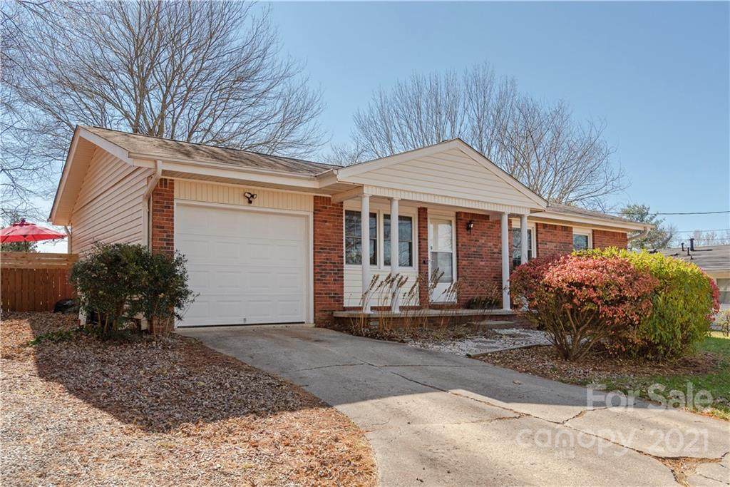 710 Dana Road - Photo 1