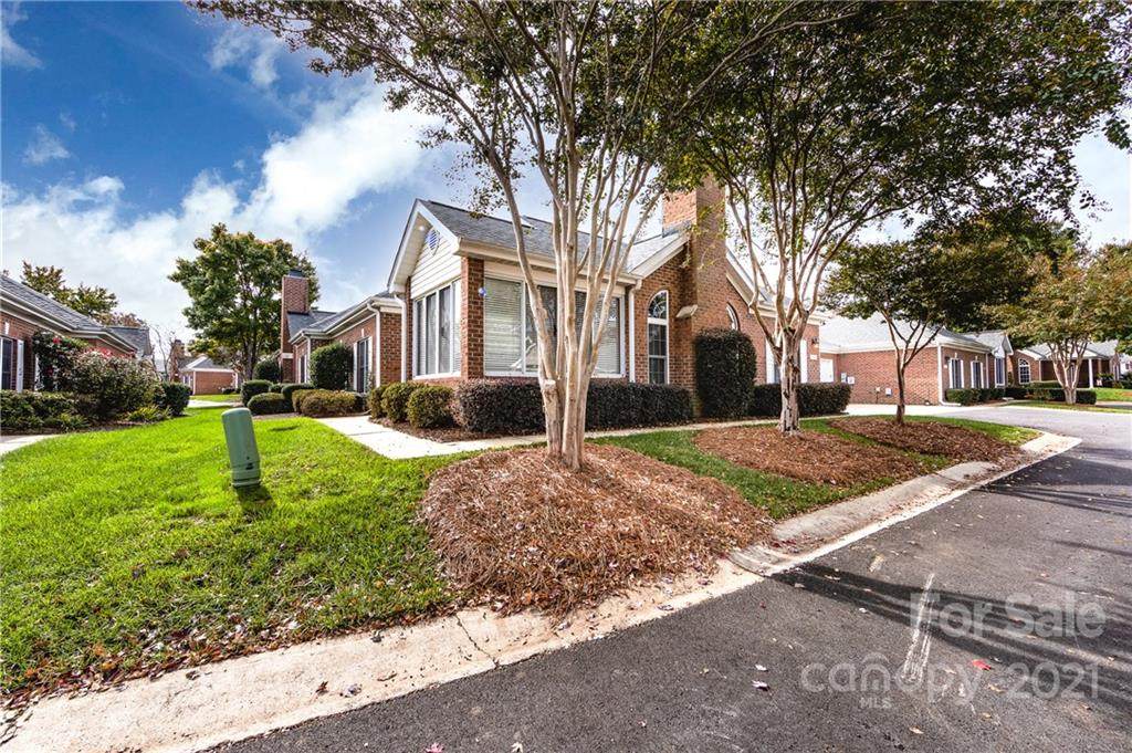 8544 Highland Glen Drive - Photo 1