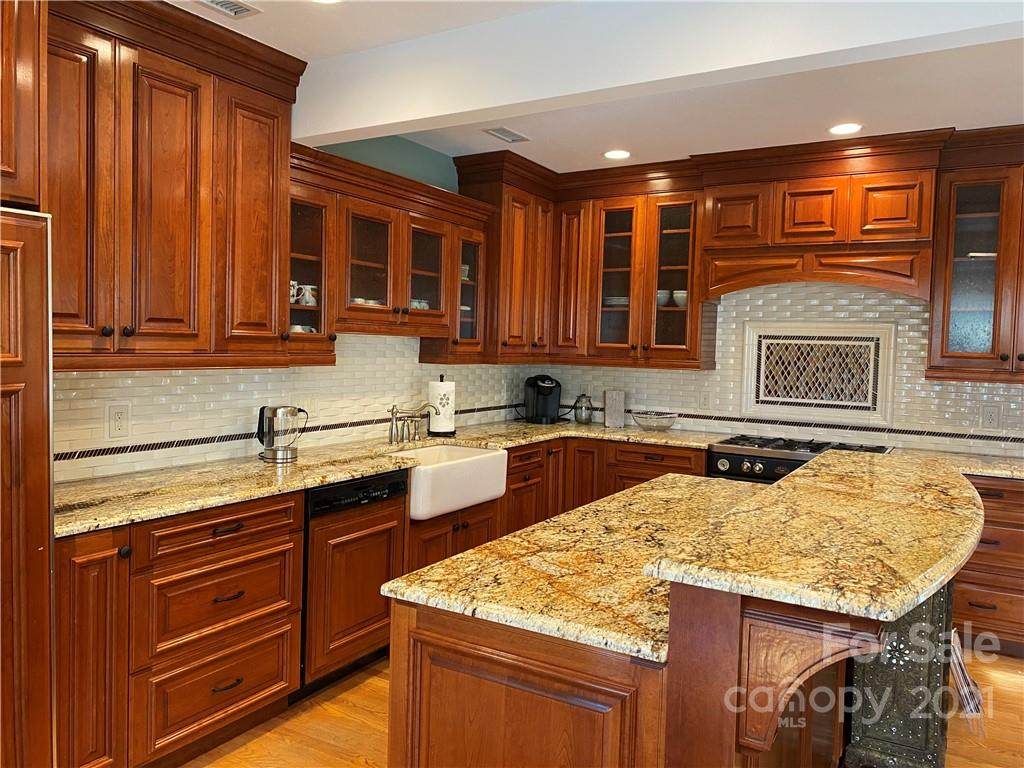 203 6th Avenue - Photo 1
