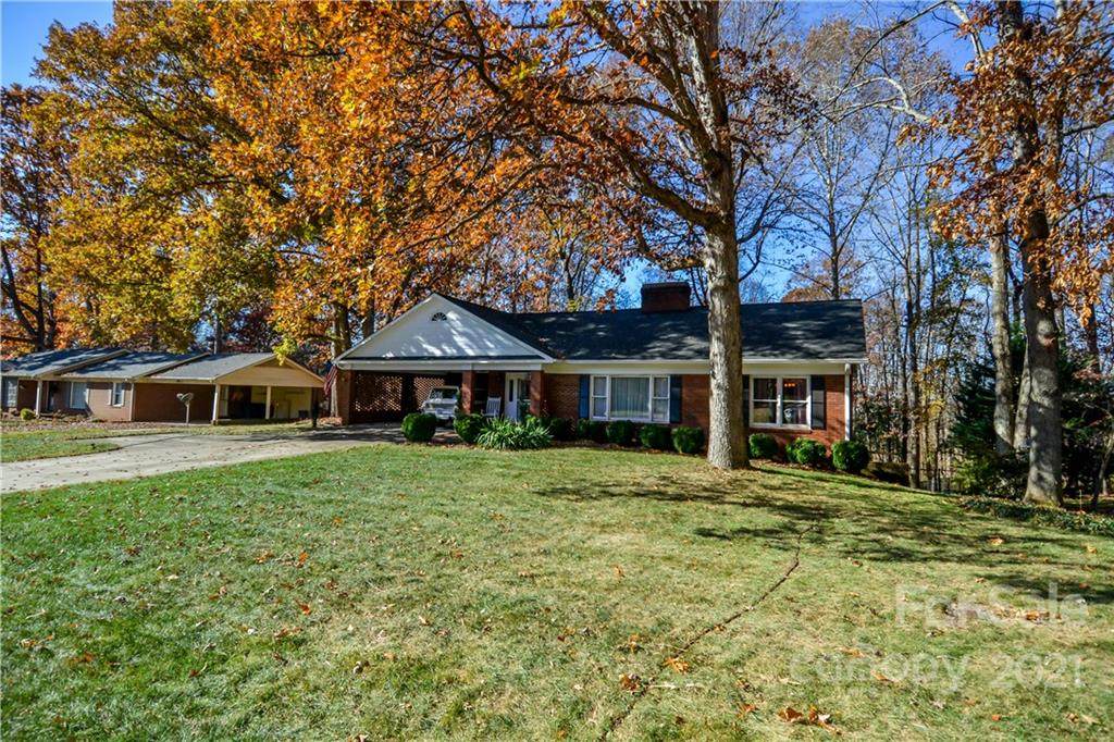 303 Heritage Road - Photo 1