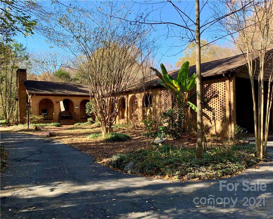 1701 Burtonwood Circle - Photo 1