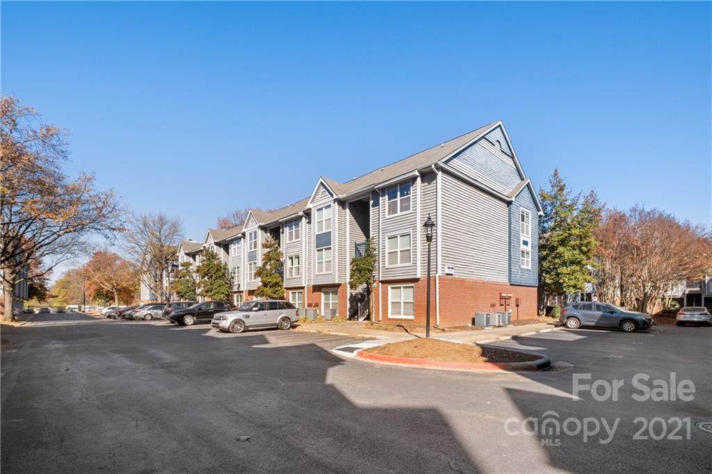 505 Graham Street - Photo 1