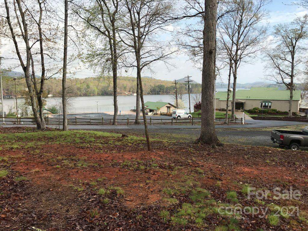1015 Fairfield Drive - Photo 1