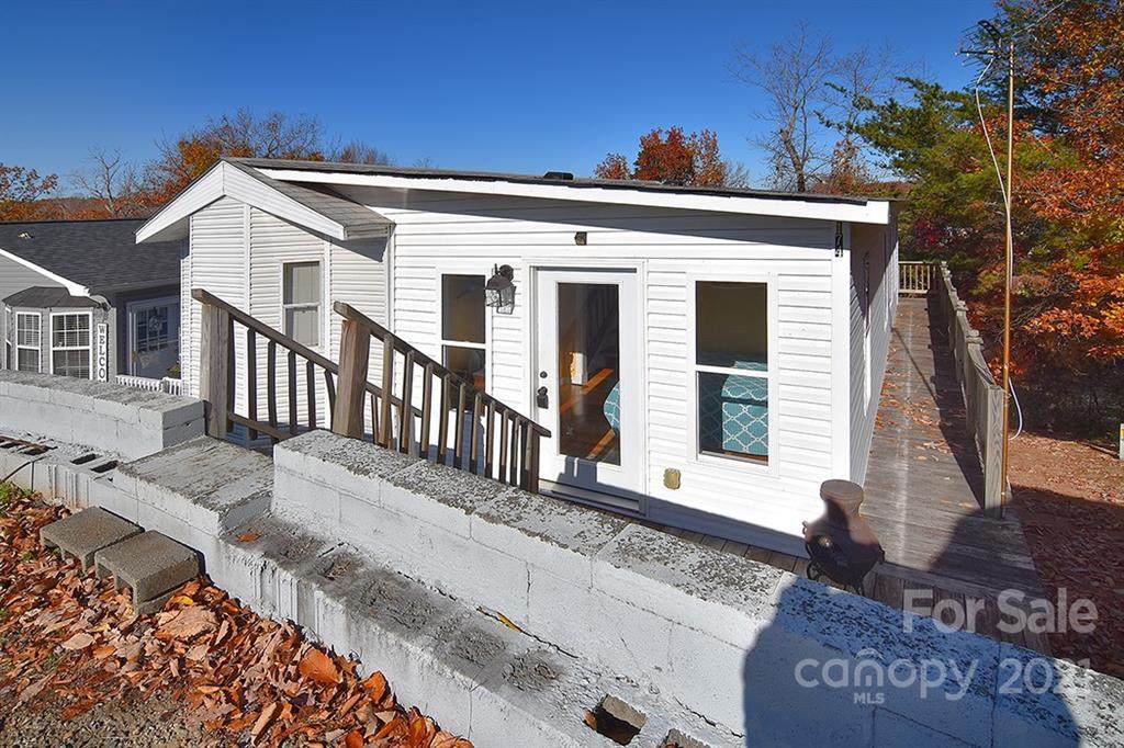 174 Grand View Drive - Photo 1