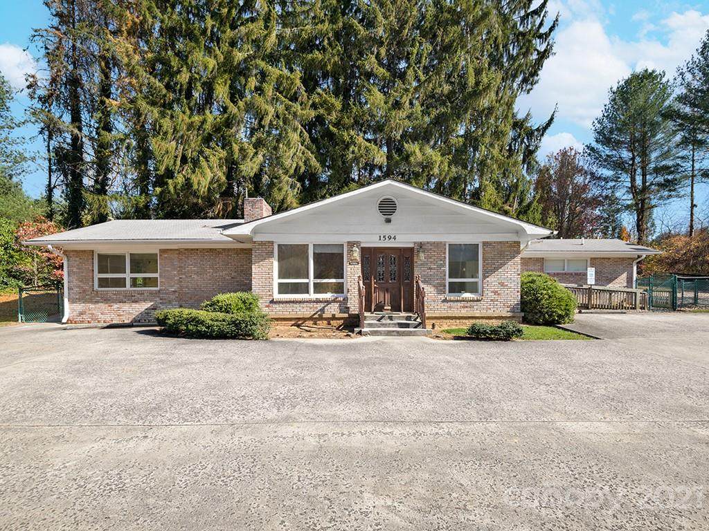 1594 Hendersonville Road - Photo 1