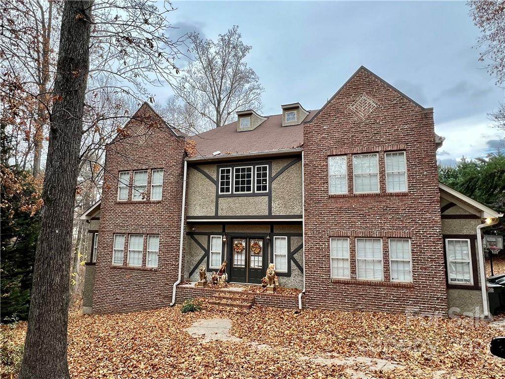 141 Sapphire Drive - Photo 1