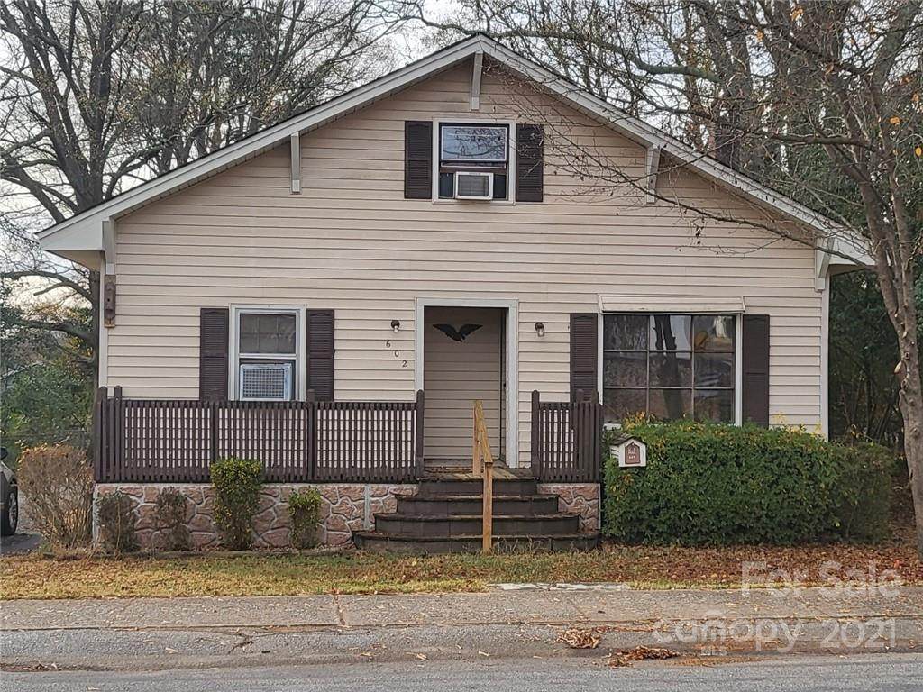 602 Railroad Avenue - Photo 1