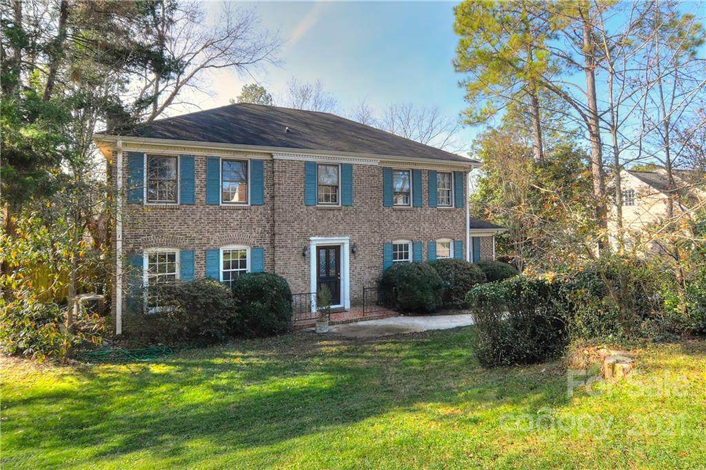 5207 Macandrew Drive - Photo 1
