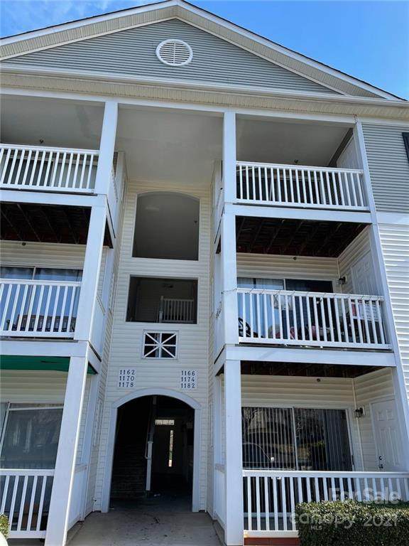 1182 Plaza Walk Drive - Photo 1