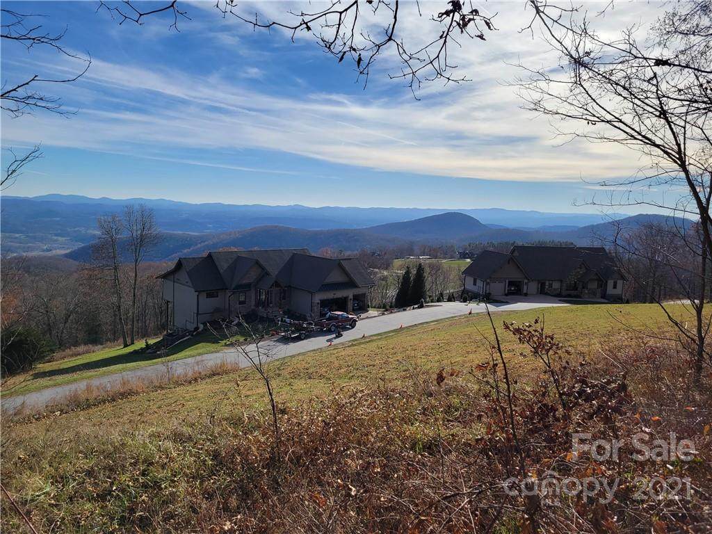 399 Summerset Drive - Photo 1