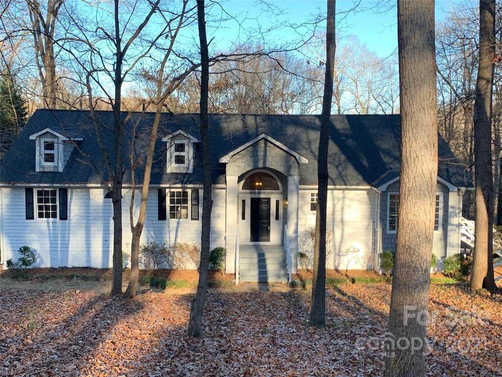 2811 Wimbledon Drive - Photo 1