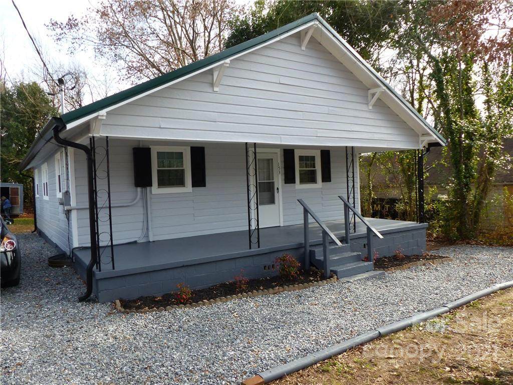 153 Wisconsin Street - Photo 1
