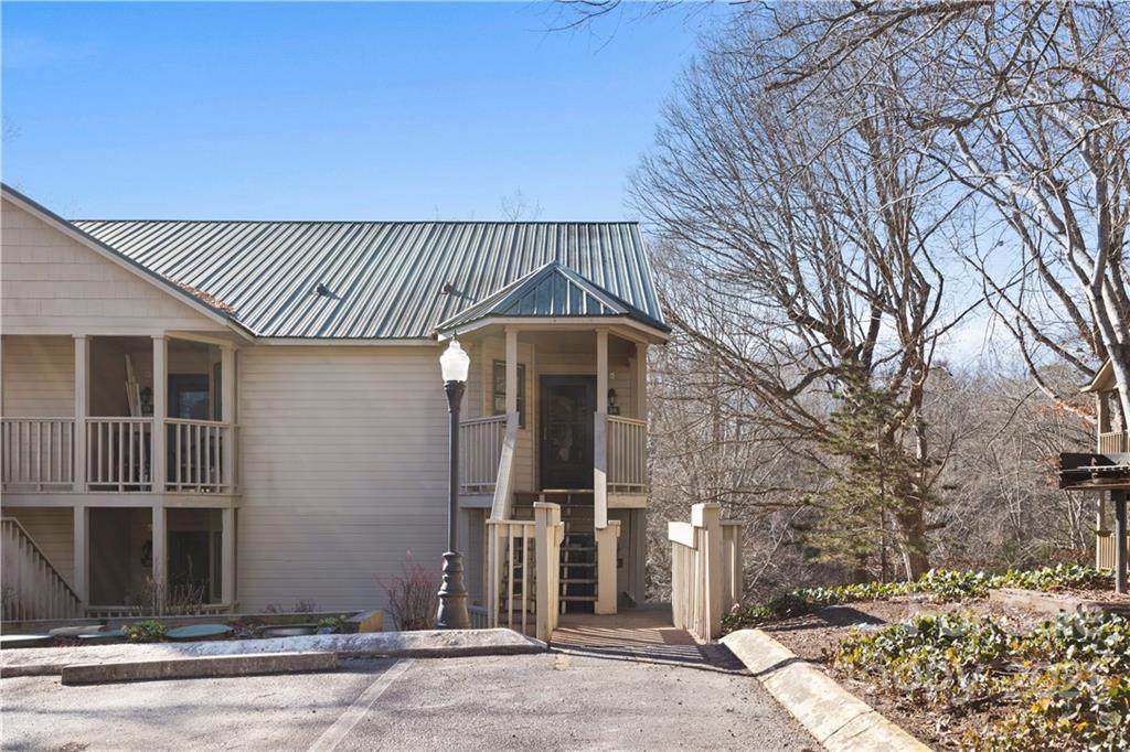 160 Whitney Boulevard - Photo 1