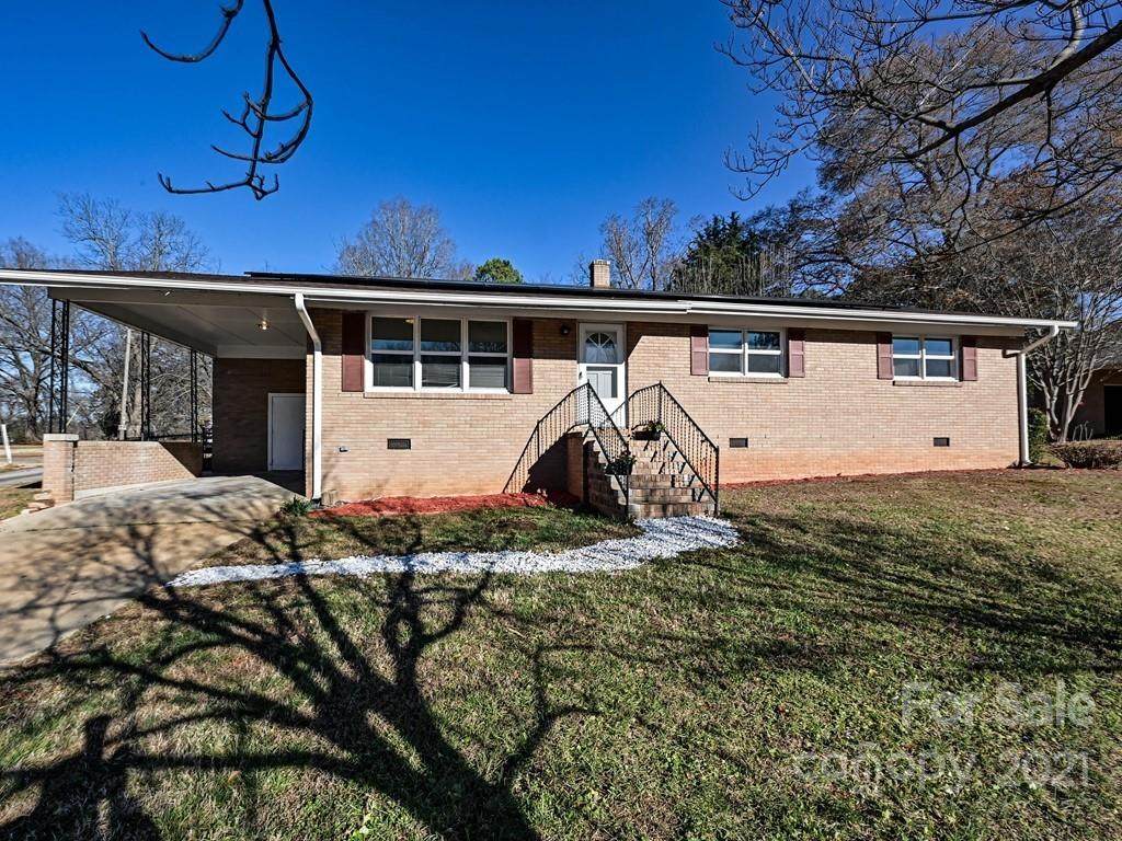 924 Cherry Road - Photo 1