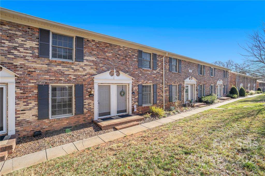 4329 Hathaway Street - Photo 1