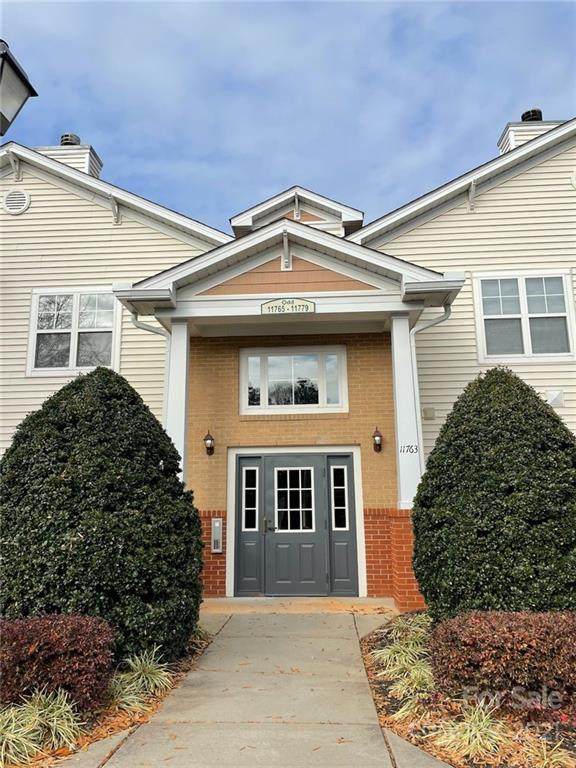 11773 Ridgeway Park Drive - Photo 1