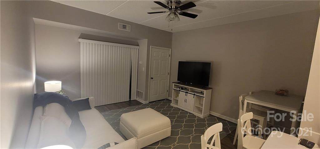 211 Heritage Boulevard - Photo 1