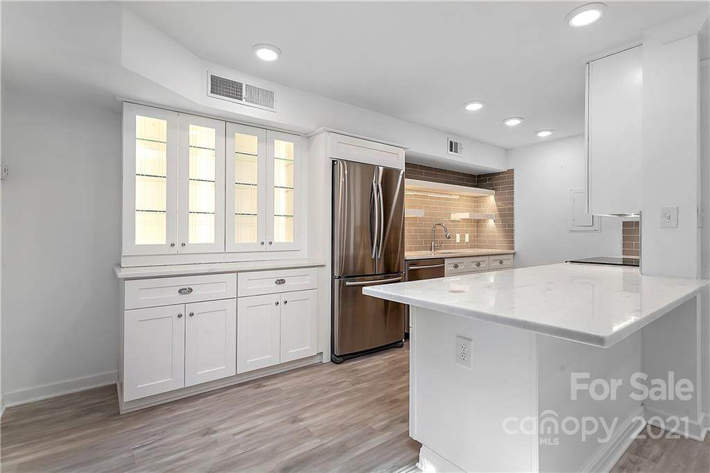 400 Queens Road - Photo 1