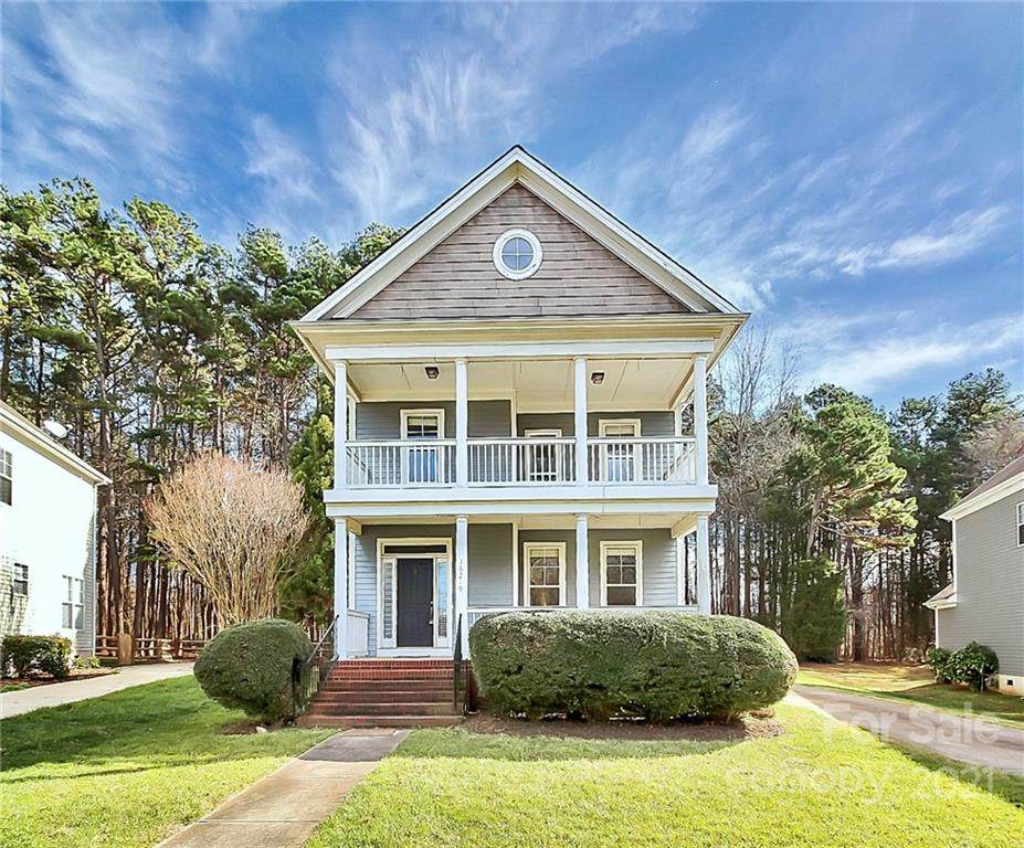 16219 Kelly Park Circle - Photo 1