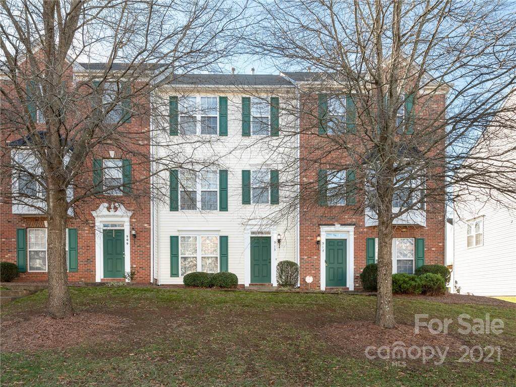 913 Tiger Lane - Photo 1