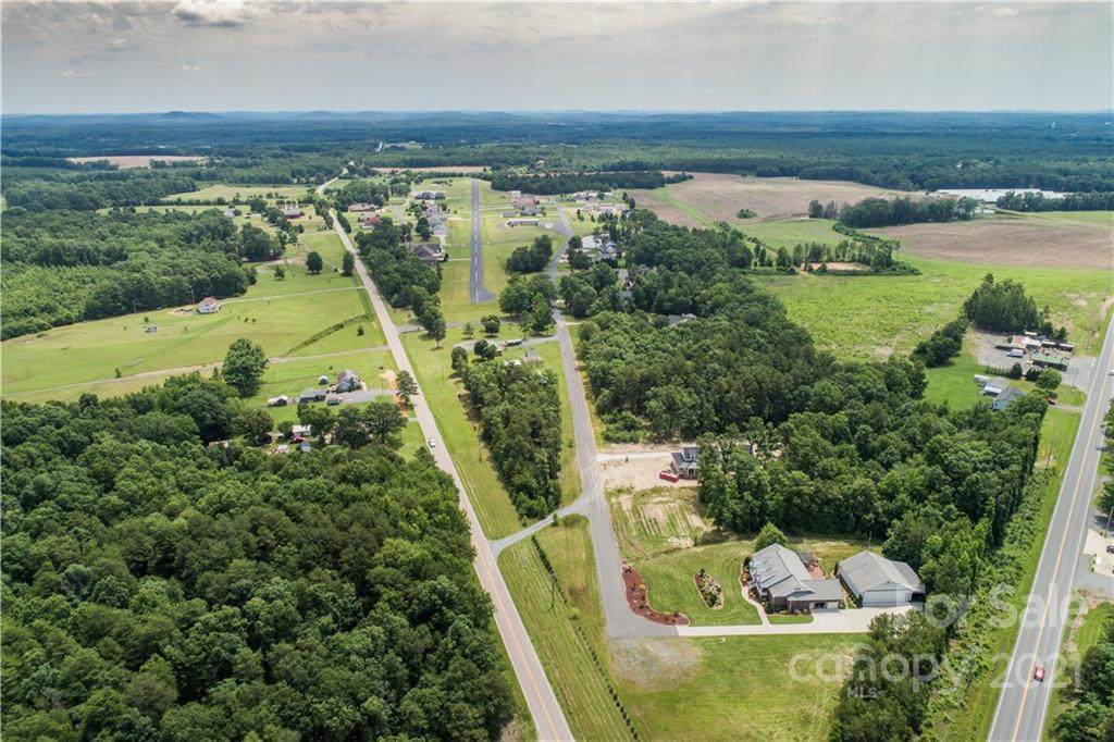 140 Aviation Lane - Photo 1