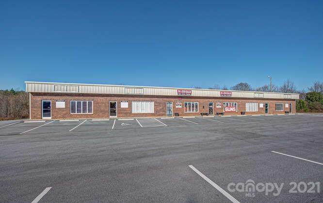 2767 Cherokee Street - Photo 1