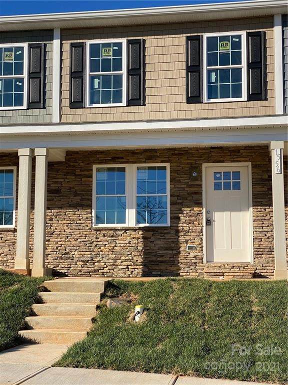 1556 Oak Leaf Drive - Photo 1