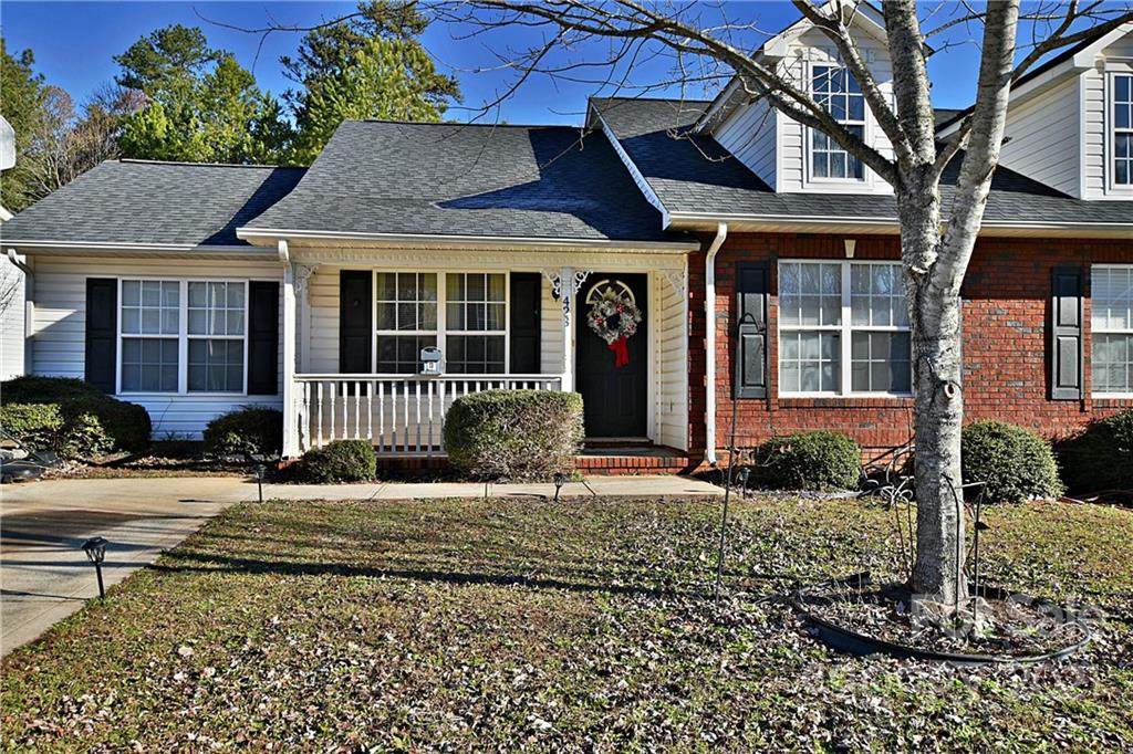 423 Danielle Way - Photo 1