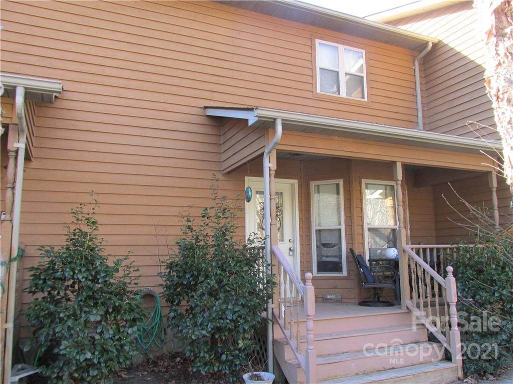 151 Country Club Drive - Photo 1