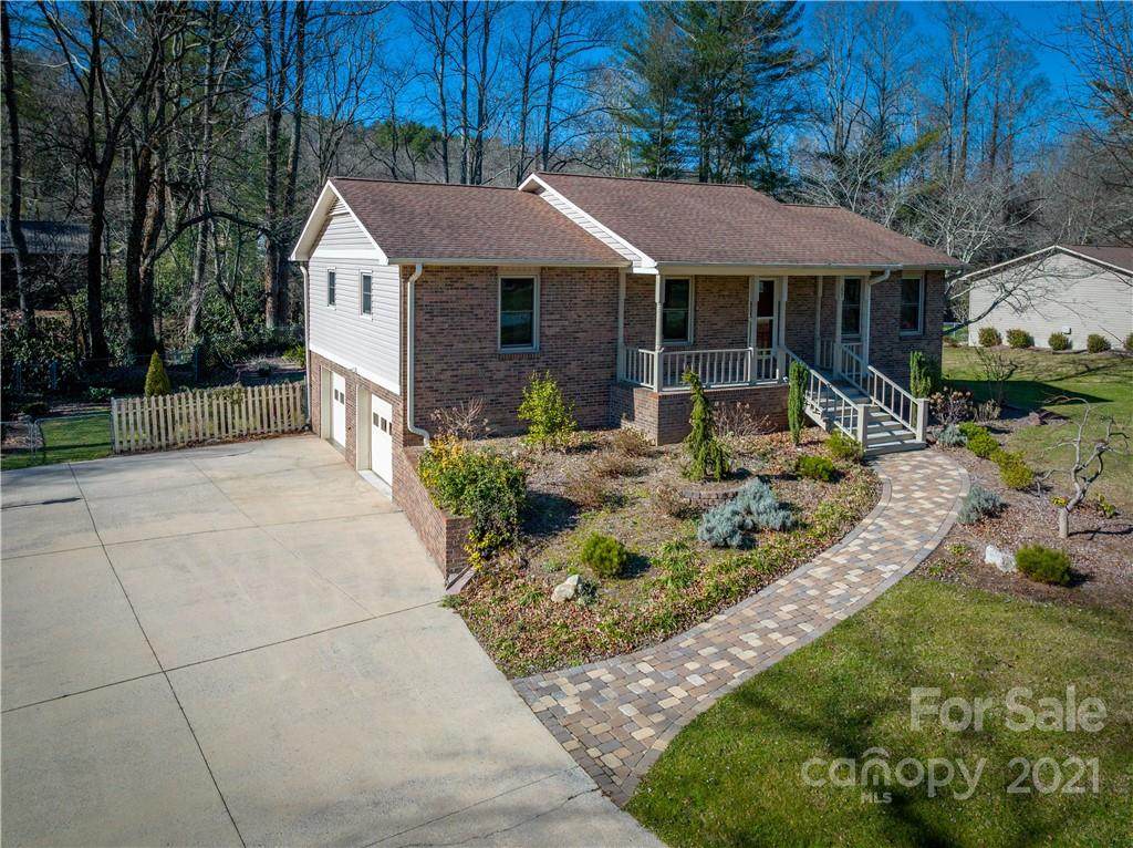 207 Stonebrook Drive - Photo 1