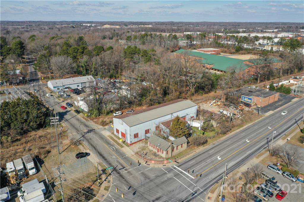 2703 Graham Street - Photo 1