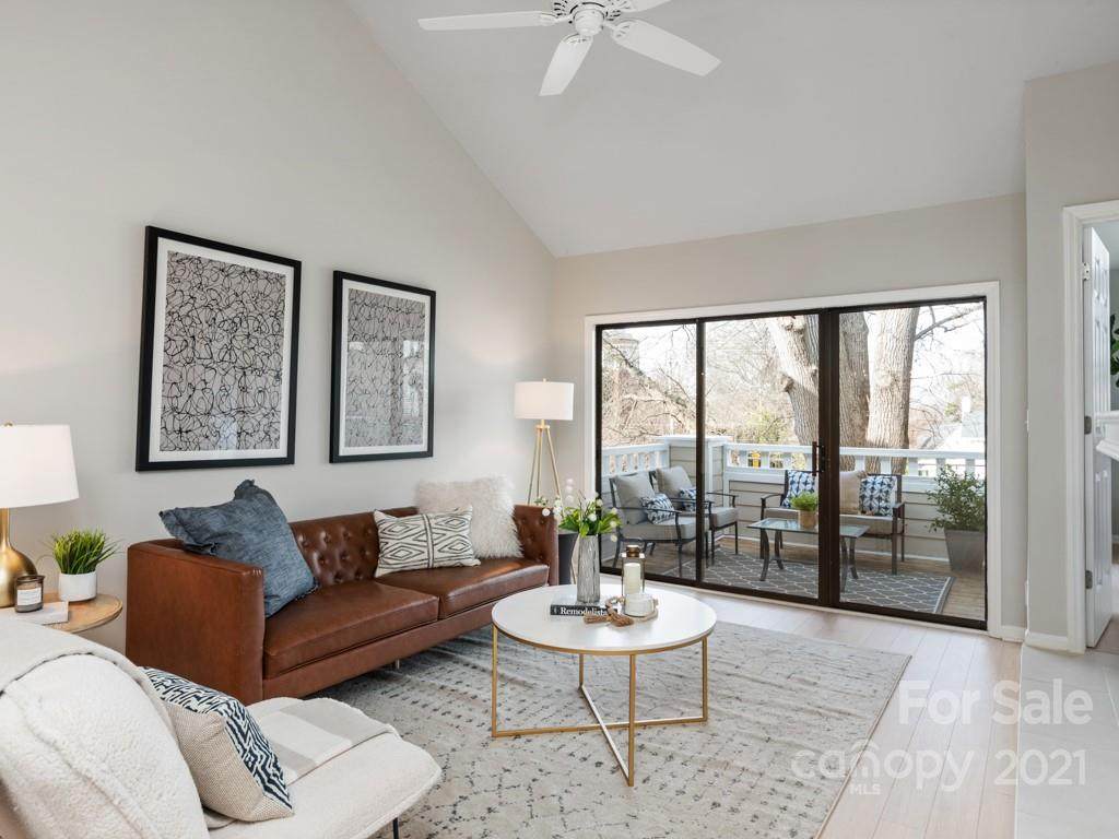 2719 Selwyn Avenue - Photo 1