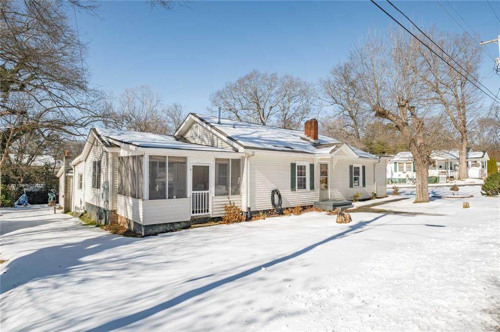 111 Carlton Street - Photo 1