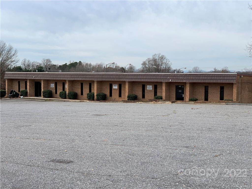 806 12th Street - Photo 1