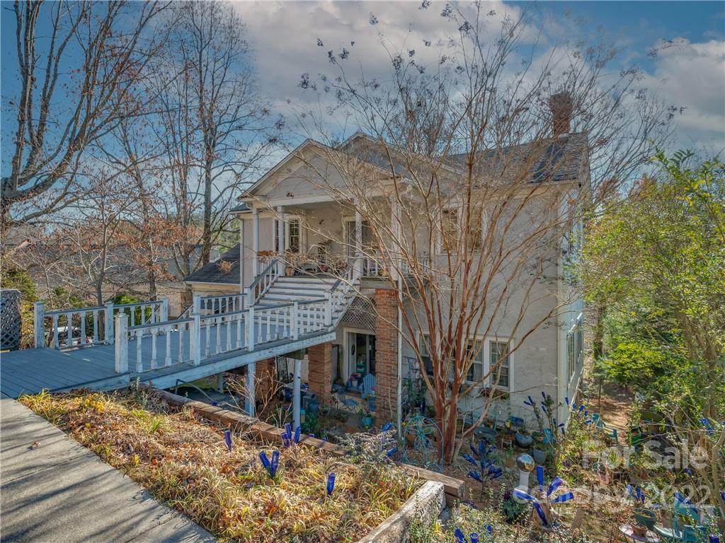 155 Seminary Street - Photo 1