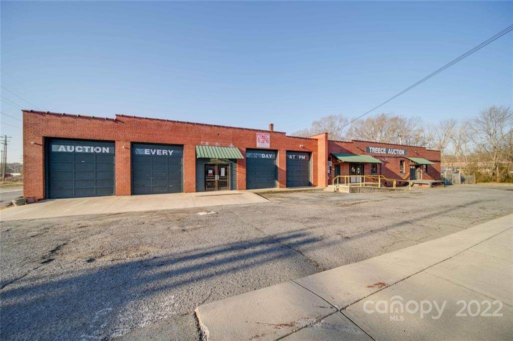 429 Salisbury Avenue - Photo 1