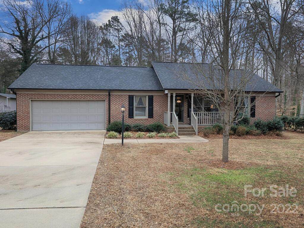 309 Elwood Street - Photo 1