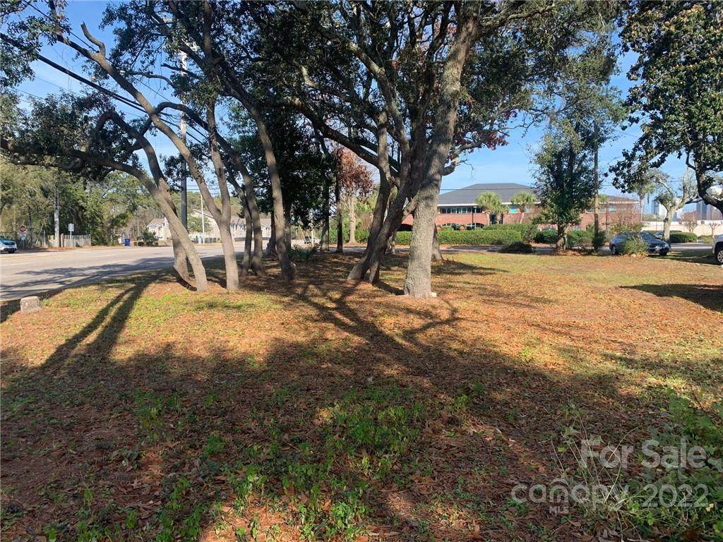 1107 Oak Street - Photo 1