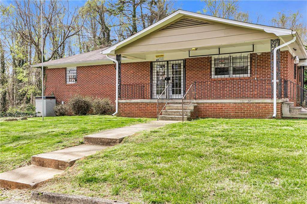 561 Railroad Avenue - Photo 1