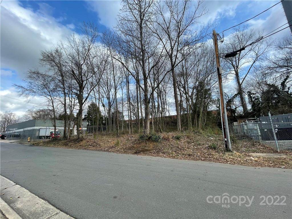 1008 Tremont Avenue - Photo 1